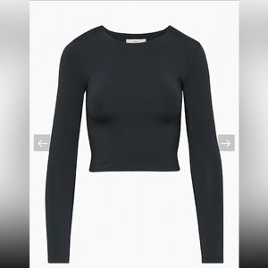 NWT ARITZIA Babaton
Contour Crew Longsleeve
